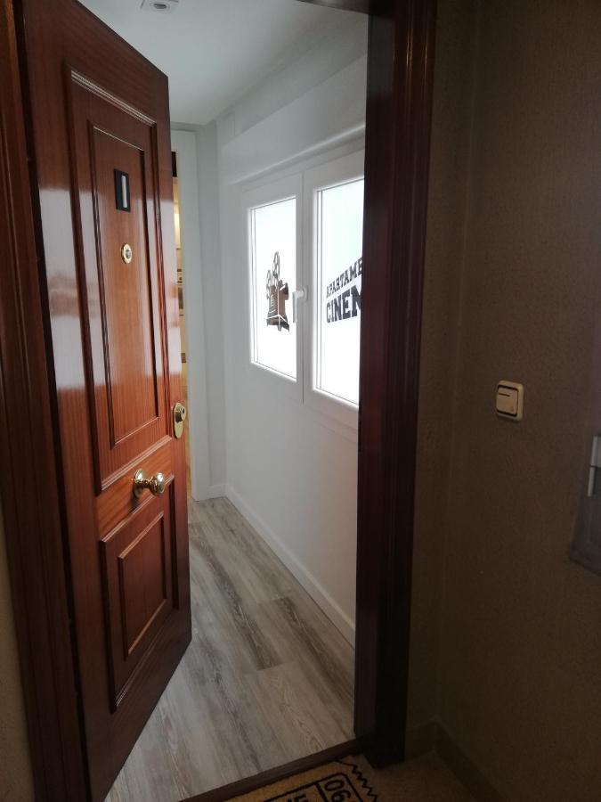 Apartamento Cinema Apartment Oviedo Exterior photo